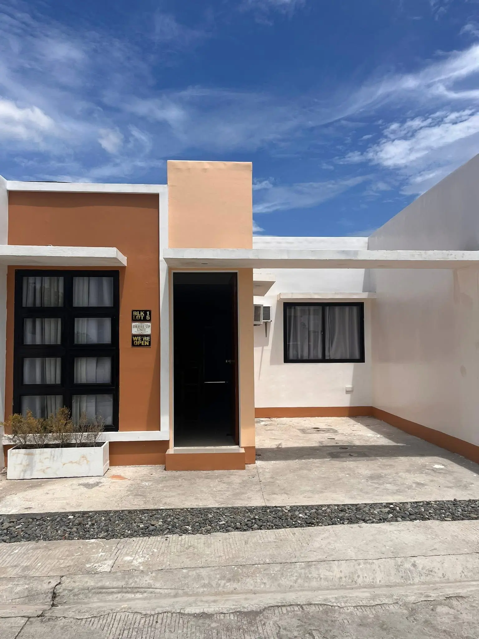 Nueva Vida One property